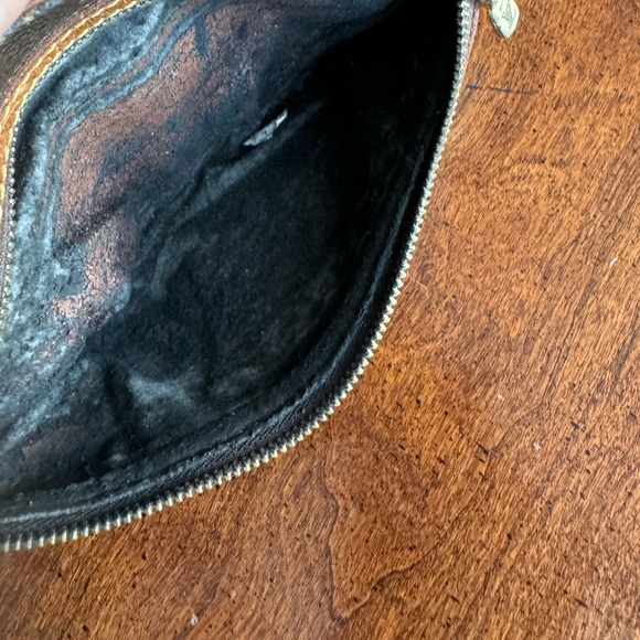 LV Vintage Wristlet Louis Vouitton - Picture 4 of 16